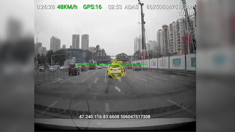 Assistência à condução para observar riscos.